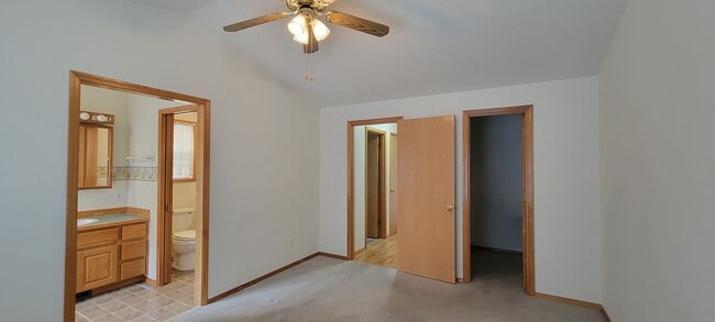 Building Photo - 1583 SW James St