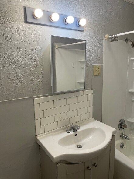 Building Photo - 3603 N 60th St
