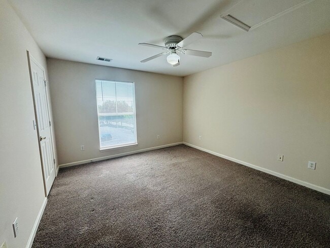 Building Photo - 209 S Knollwood Dr