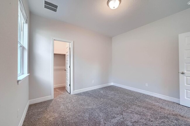 Building Photo - 133 White Steppe Way