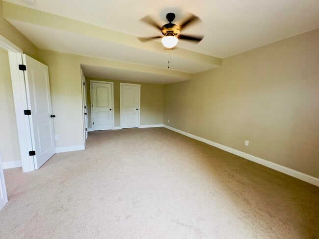Building Photo - 540 Ryan Dr