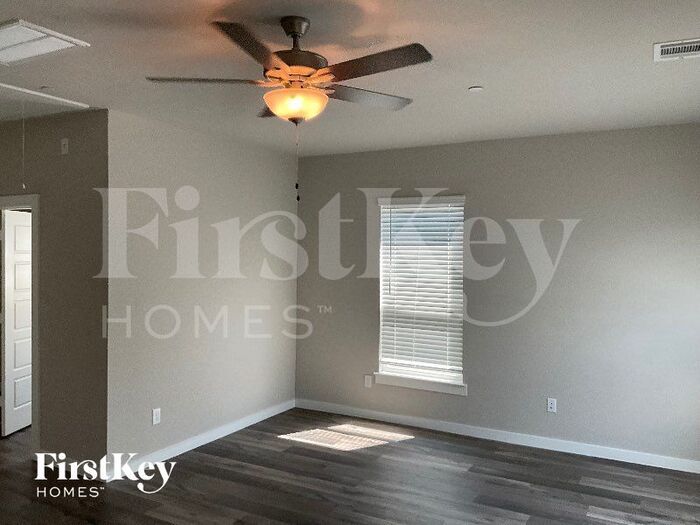 Building Photo - 337 N Centro Cir