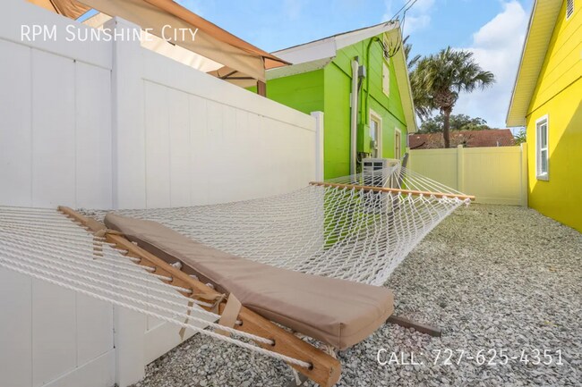 Building Photo - 1500 Clearwater Largo Rd