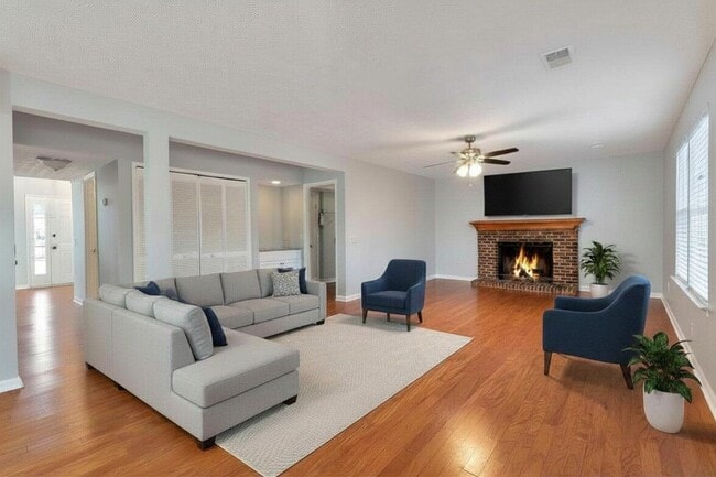 Building Photo - 4641 Hampton Chase