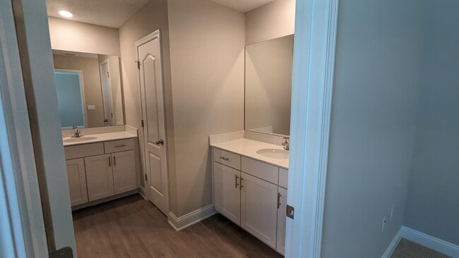 Building Photo - 106 Zancara St