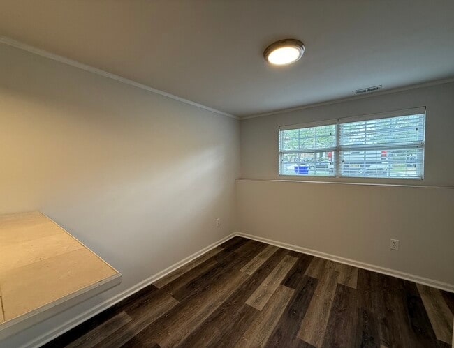Building Photo - 107 Stoneshire Dr
