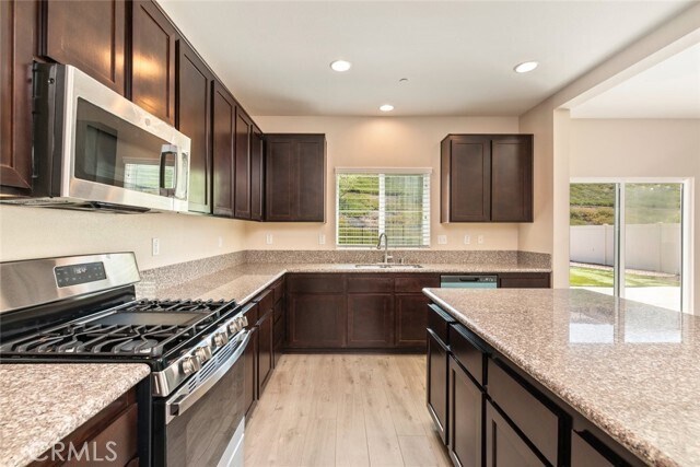 Building Photo - 35135 Sorrel Ln