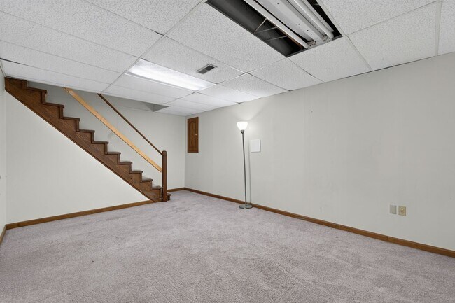Building Photo - 8 Cypress Dr