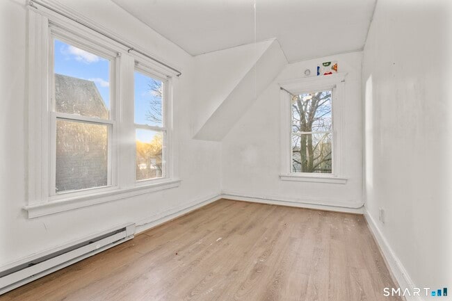 Building Photo - 77 Wall St