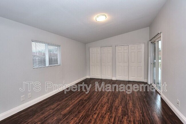 Building Photo - 2000 Belcot Rd