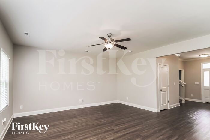 Building Photo - 9216 Evans Creek Ct