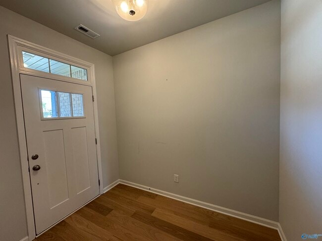 Building Photo - 214 Portrait St