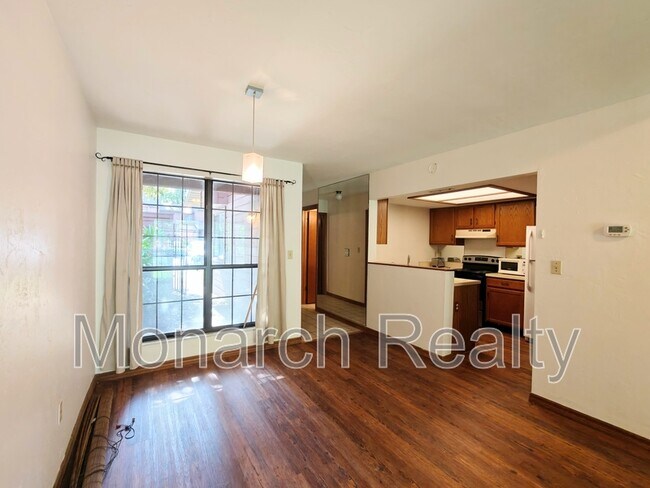 Building Photo - 830 SW 56th Terrace