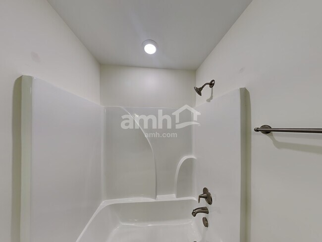 Building Photo - 5072 Trailwater Dr