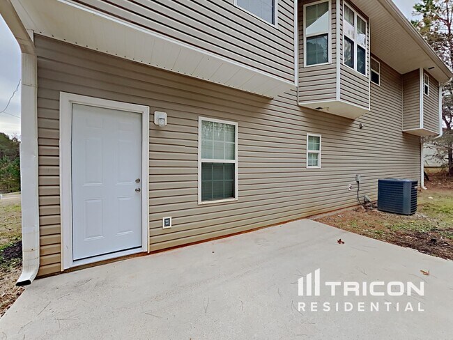 Building Photo - 226 Thorn Thicket Way