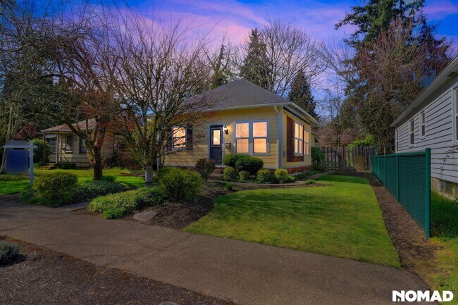 Building Photo - Charming 2BR House in Engelwood