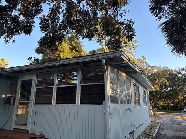 Building Photo - 1102 Sunset Point Rd