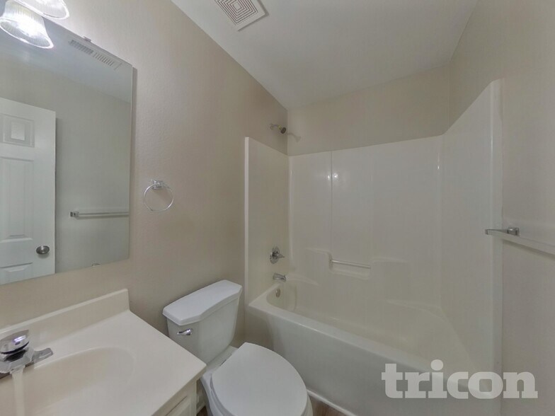 Building Photo - 6211 Whispering Brook Ct