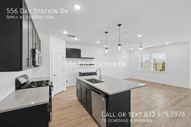 Building Photo - 556 Day Sta Dr