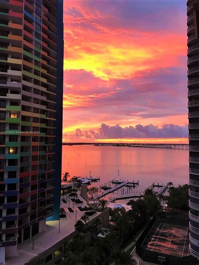 Building Photo - 1627 Brickell Ave