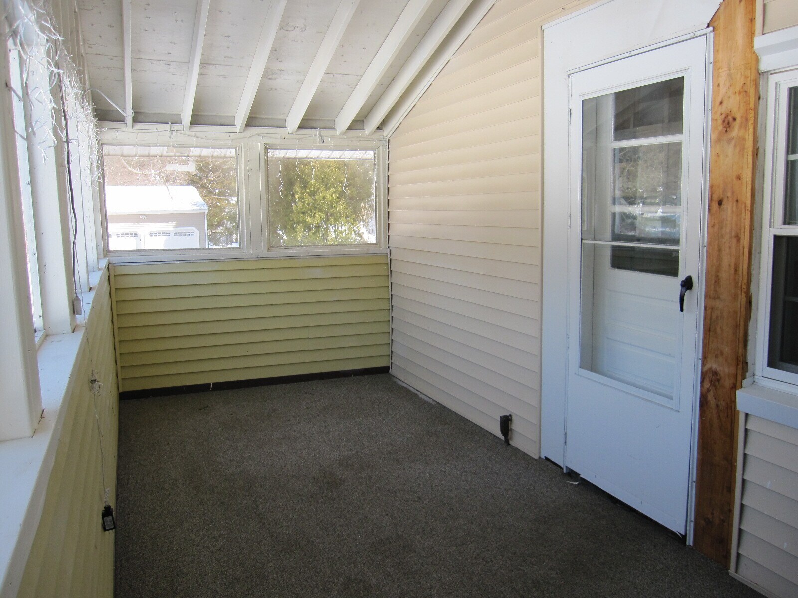 Building Photo - 6 Cart Path