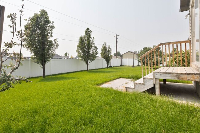 Building Photo - 5 Bed 3 Bath Home in Idaho Falls - $300 OFF 1ST MONTH