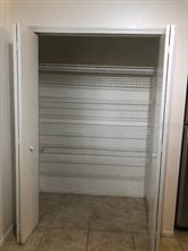 Building Photo - 1 Bedroom / 1 Bath Condo in Lake Mary Available Now!