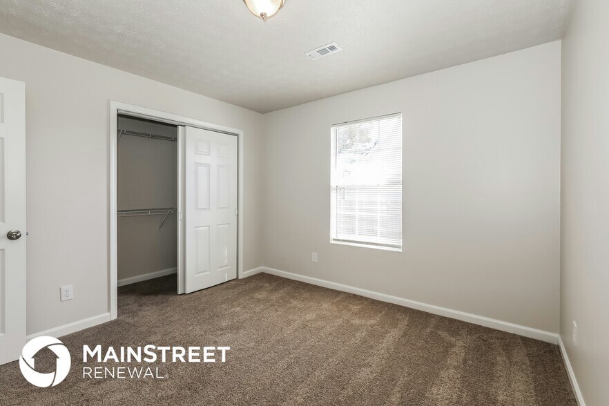 Building Photo - 9430 Sleepy Hollow Ln