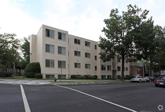 Primary Photo - River East-Fairlawn Gardens
