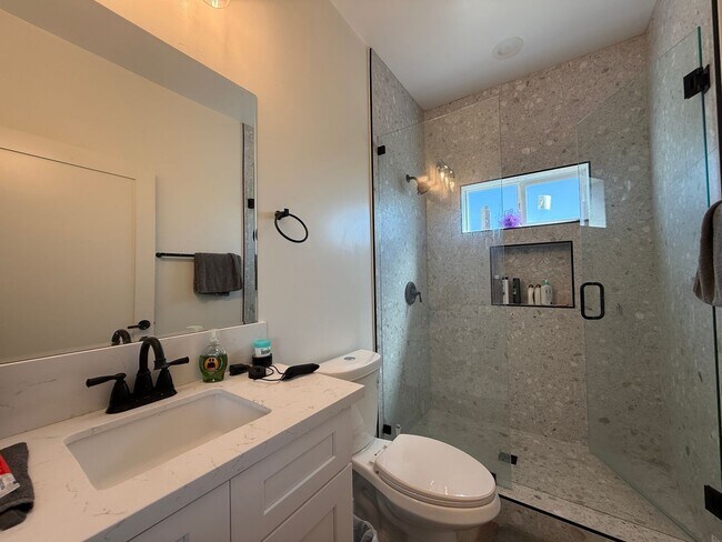 Building Photo - Newly Built in 2025!  4BD/2BA