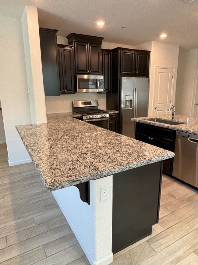 Building Photo - Beautiful Roseville House