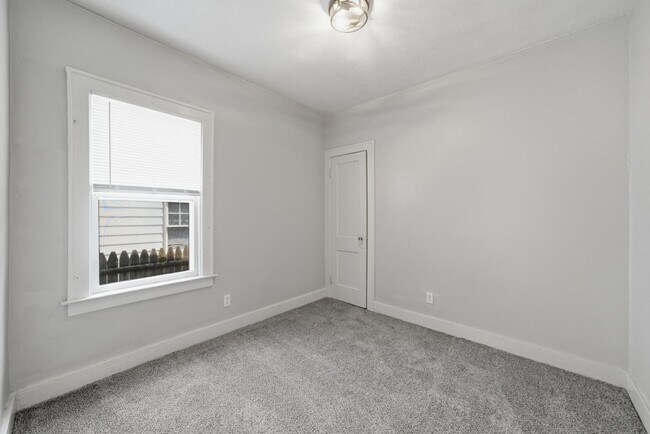 Building Photo - 14601 San Juan Dr