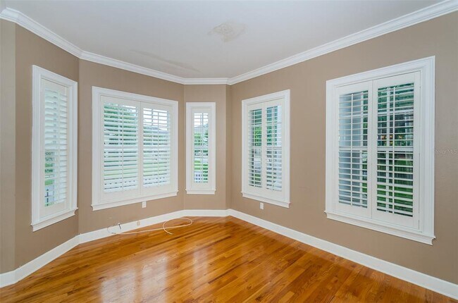 Building Photo - 3410 W Bay Villa Ave