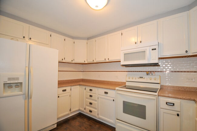 Building Photo - 254 George St