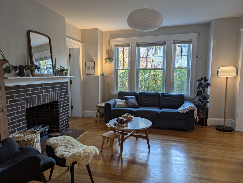 Primary Photo - 65 Reservoir St