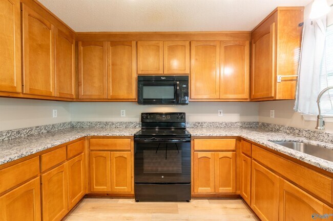 Building Photo - 113 Grey Fawn Trail