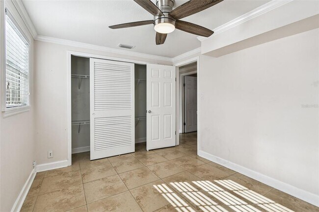 Building Photo - 6817 N Sterling Ave