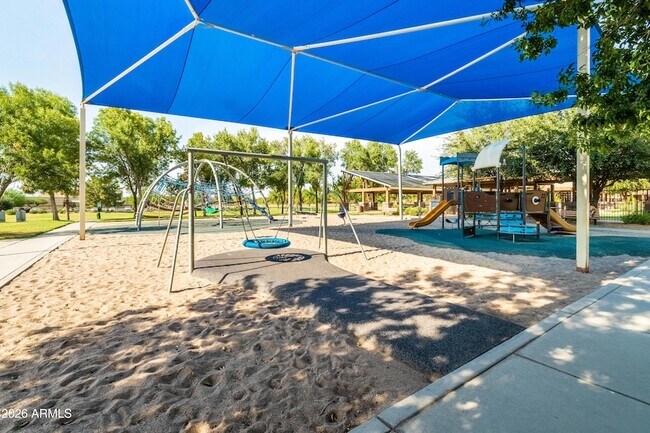 Building Photo - 4248 S Mariposa Dr
