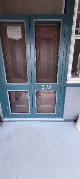 Building Photo - 233 S Prospect St