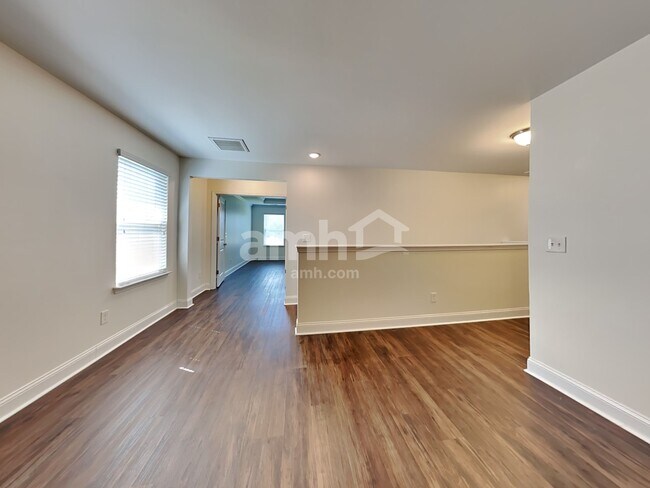 Building Photo - 199 Columns Rd