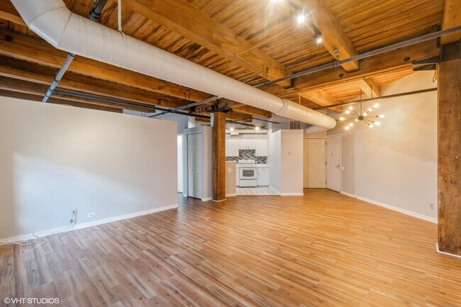 Building Photo - 225 W Huron St