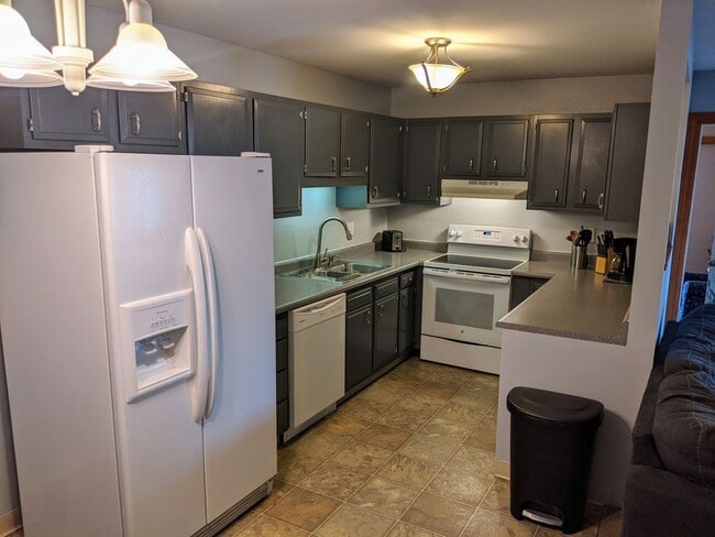 Building Photo - Spacious 3BR/2BA Silverthorne Condo – Prime Mountain Location