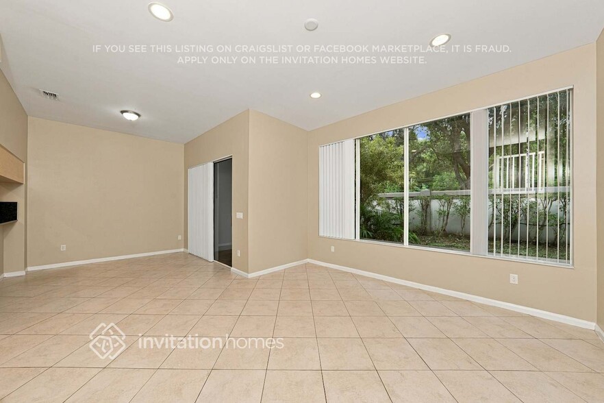 Building Photo - 6351 Bella Cir
