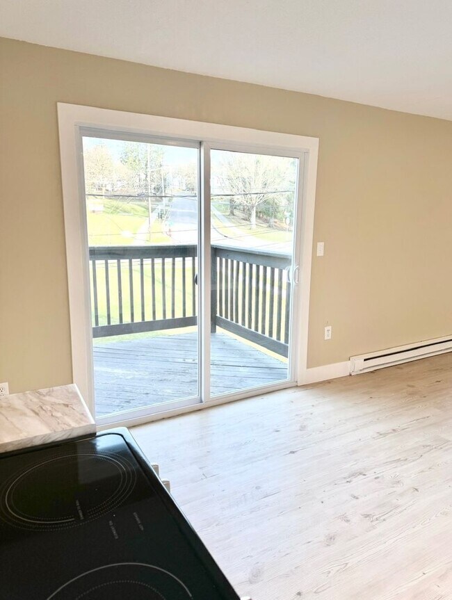 Building Photo - 21 Camp St