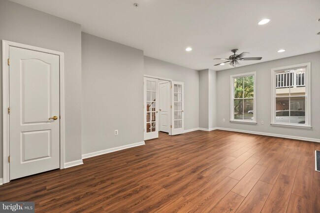 Building Photo - 5256 Bessley Pl
