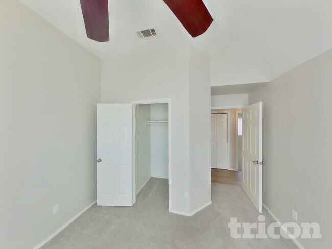 Building Photo - 1701 Pecan View Dr