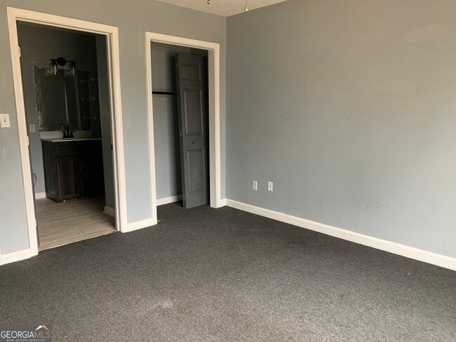 Building Photo - 95 Willowick Dr