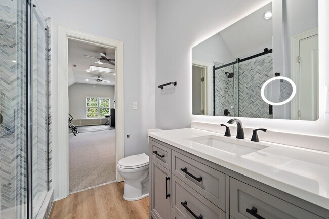 Building Photo - Apex Rental with Renovated Attic, Screened...