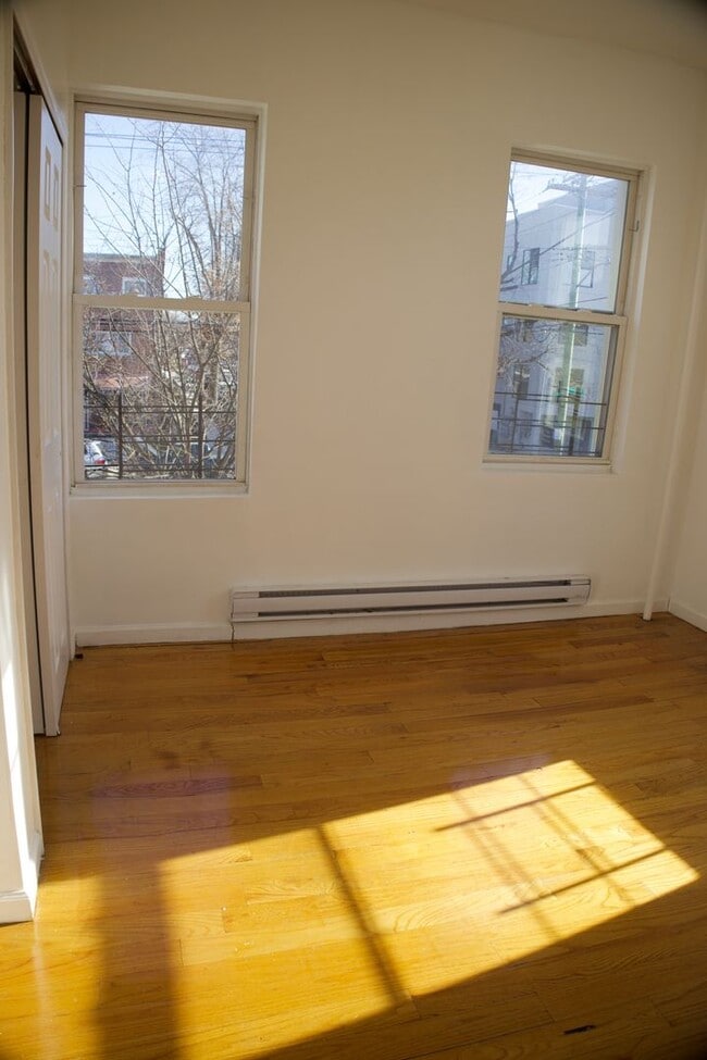 Building Photo - 3663 Bronxwood Ave