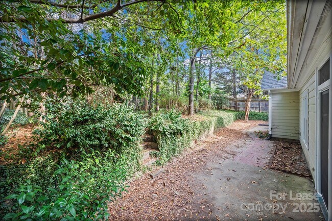 Building Photo - 7219 Bevington Woods Ln
